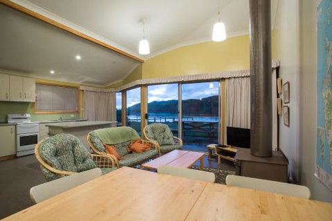 Arthur Riverfront & Sea Lodge Downstream - New Castle Holiday 1