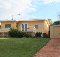 Brandis Beach House - New Castle Holiday