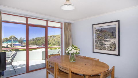 Fathoms 17 Mollymook ALL LINEN PROVIDED - New Castle Holiday 5