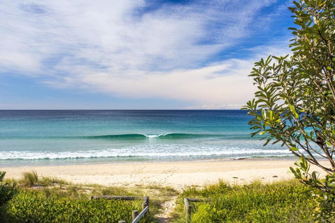 1 / 31 Ocean Street A Relaxing Coastal Retreat - New Castle Holiday 5