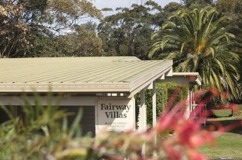 2 / 81 Clyde St. Villa De Golf At Mollymook - New Castle Holiday 1