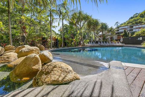 Footsteps To The Heart Of Noosa And A View! - New Castle Holiday 2
