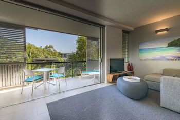 Footsteps To The Heart Of Noosa And A View! - New Castle Holiday 0
