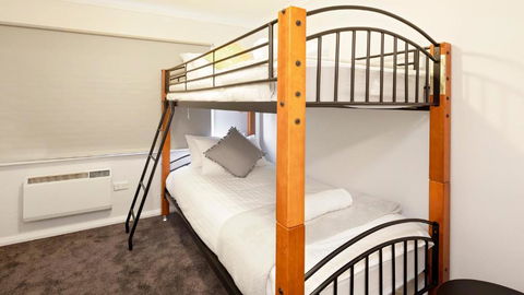 Yurali - New Castle Holiday 3