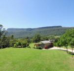 Bottlebrush Lodge Great views  a pool - New Castle Holiday