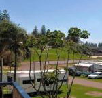 Beachside Getaway 150m to beach - New Castle Holiday