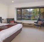 ShorelineatThe Sebel on Kiamas harbour foreshore - New Castle Holiday