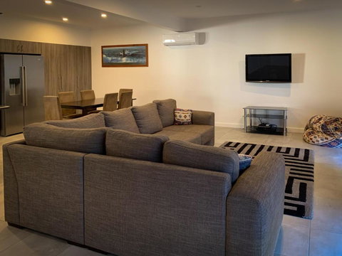 Hooterville - New Castle Holiday 4