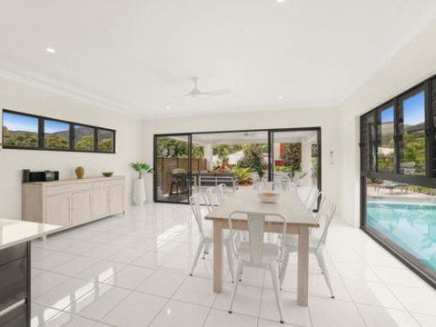 Sandcastles Palm Cove - New Castle Holiday 2