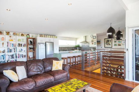 Nazza - New Castle Holiday 0