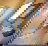 Clocktower Suites - New Castle Holiday