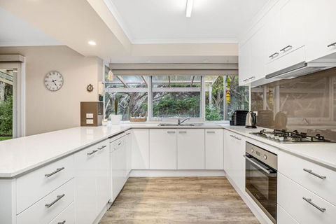 Hilltop Beach House: Newly Updated - New Castle Holiday 1