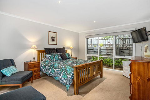 Hilltop Beach House: Newly Updated - New Castle Holiday 4