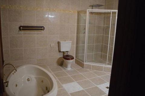 Gargoyle Lodge - New Castle Holiday 6