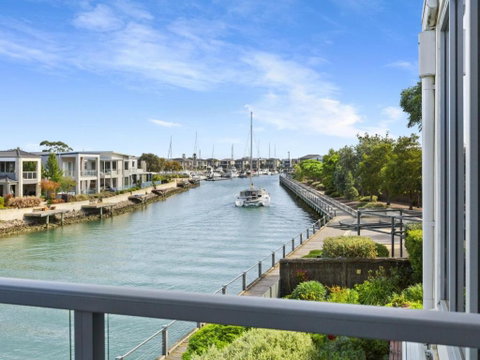 MARINA VIEW - New Castle Holiday 1