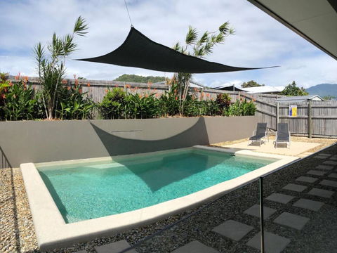 Cooya Beach Ultimate Tropical Getaway - New Castle Holiday 3