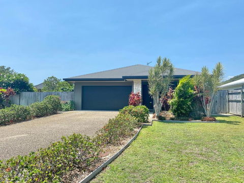 Cooya Beach Ultimate Tropical Getaway - New Castle Holiday 6