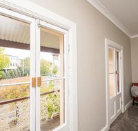 Heritage Bowen Terrace 3 Bed 2 Bath Walk to CBD - New Castle Holiday