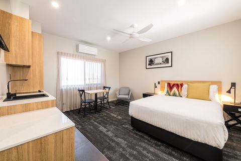 Avenue Motel Apartments - New Castle Holiday 6