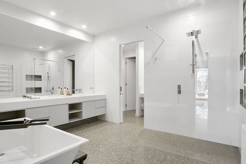 Lansdowne Villa - New Castle Holiday 4
