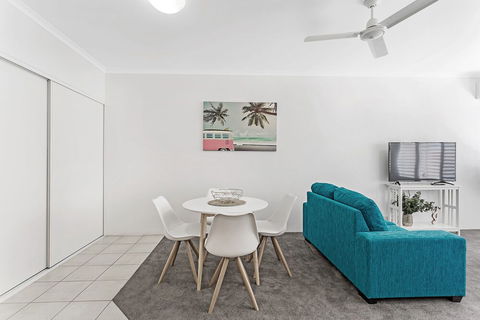 Zenith Unit 7 / 10 Messines Street - New Castle Holiday 5