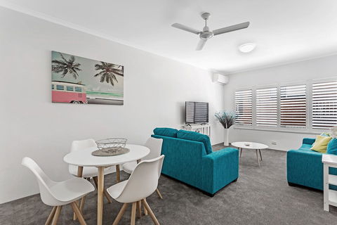 Zenith Unit 7 / 10 Messines Street - New Castle Holiday 1