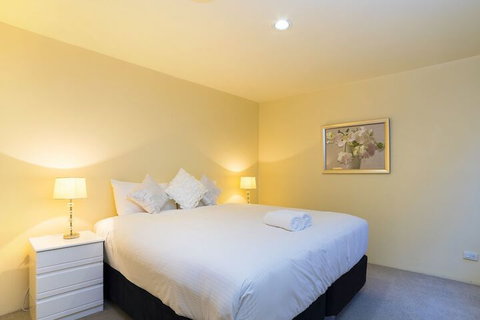 Daydream On The Greens - New Castle Holiday 3