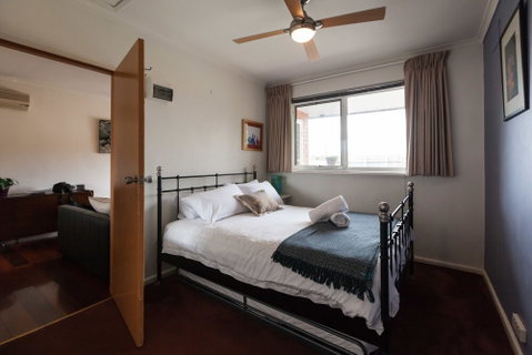 ELEANOR, 1BDR Fitzroy North Apartment - New Castle Holiday 6