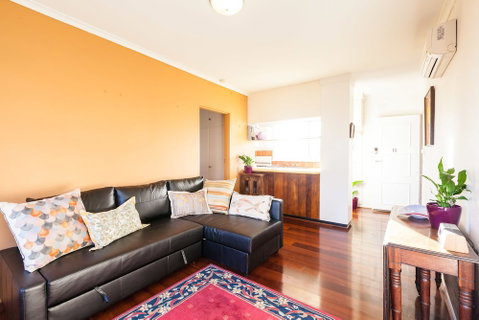 ELEANOR, 1BDR Fitzroy North Apartment - New Castle Holiday 2