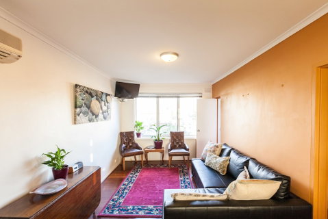 ELEANOR, 1BDR Fitzroy North Apartment - New Castle Holiday 3