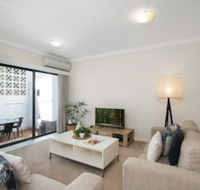 Pine Court Apartments - New Castle Holiday