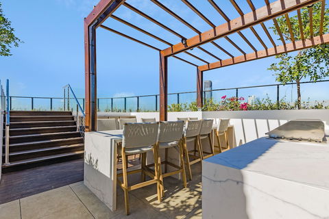 FV Dream 2 BED Apt+ Pool+ Free Parking Qfv211-16 - New Castle Holiday 0