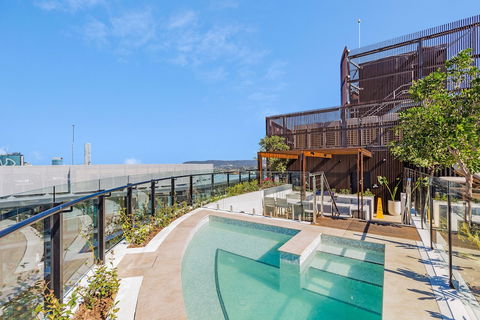 FV Dream 2 BED Apt+ Pool+ Free Parking Qfv211-16 - New Castle Holiday 1