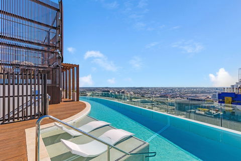 FV Dream 2 BED Apt+ Pool+ Free Parking Qfv211-16 - New Castle Holiday 3