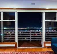 Lofty Views City Stunner - New Castle Holiday
