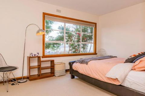 Lofty Views City Stunner! - New Castle Holiday 3