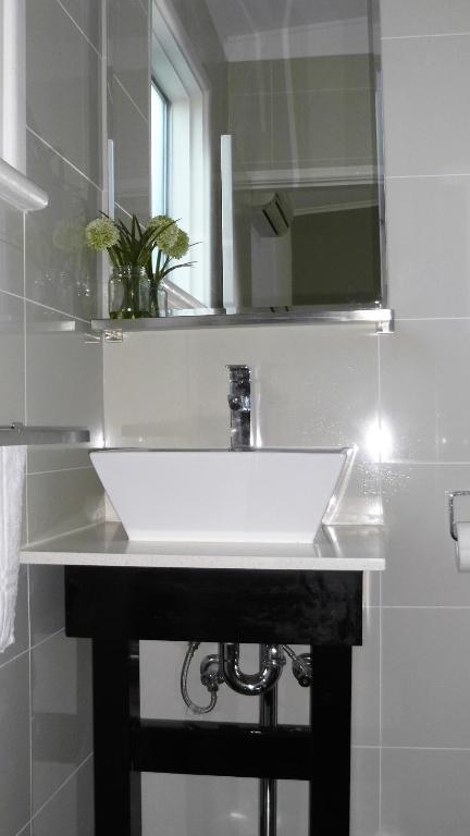 Greenleigh Cooma Motel - New Castle Holiday 4