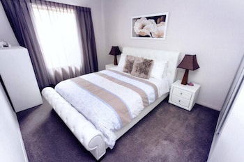 Casavino Luxury Villas - New Castle Holiday 1