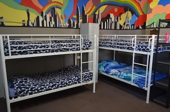 The Hive Hostel - New Castle Holiday 4