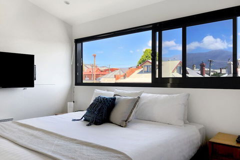 Sullivans Cove Apartments - New Castle Holiday 2