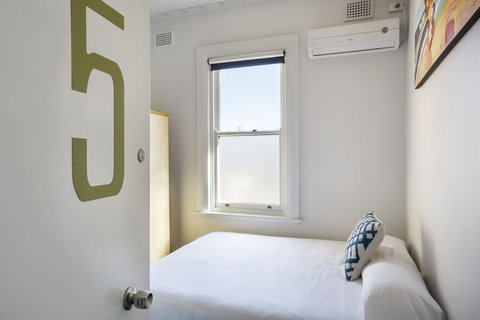 Melton Hotel - New Castle Holiday 6