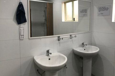 Hay Street Travellers Inn Hostel - New Castle Holiday 7