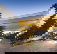 Ramada by Wyndham Diplomat Canberra - New Castle Holiday