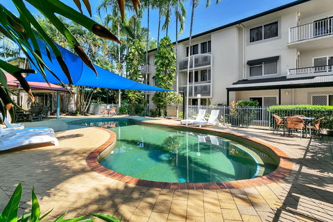 Cairns Reef Apartments & Motel - New Castle Holiday 5