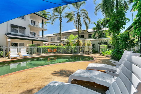 Cairns Reef Apartments & Motel - New Castle Holiday 3