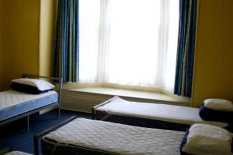 Glenelg Beach Hostel - New Castle Holiday 4