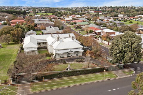 Merton Manor Exclusive Bed And Breakfast - New Castle Holiday 2