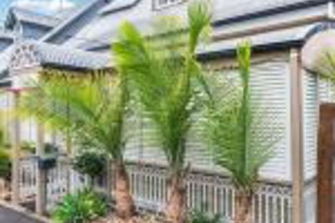 One Thornbury Boutique B & B - New Castle Holiday 0