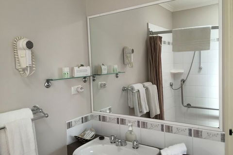 The Noble Grape Guesthouse - New Castle Holiday 6