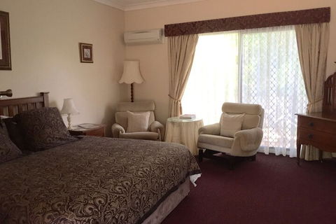 The Noble Grape Guesthouse - New Castle Holiday 5